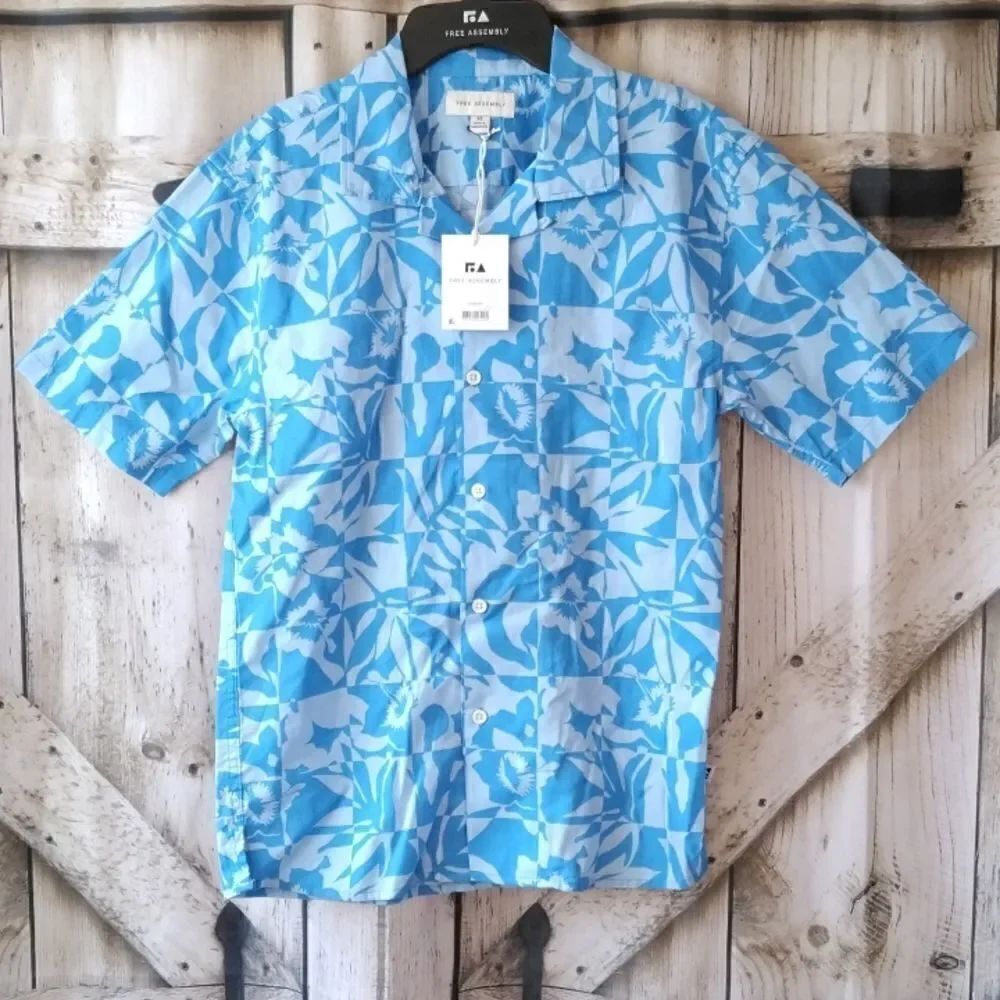 Men's Camp Resort Hawaiian Shirt with Short Sleeves Size XS